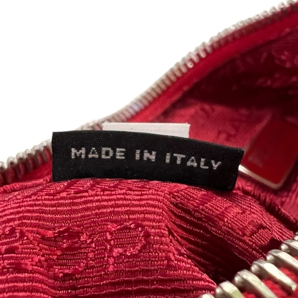 Prada Re-Edition 2005 Nylon Shoulder Bag - Picture 8 of 11